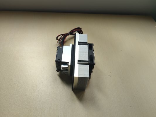 冷却電源 10W 空気から空気への熱電冷却装置 ATA010-05