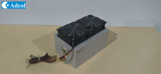 300W 24VDC 空気から液体への熱電冷却器 、ペルティエ 冷却モジュール、熱電冷却器、医療用レーザー冷却器、分析装置冷却器